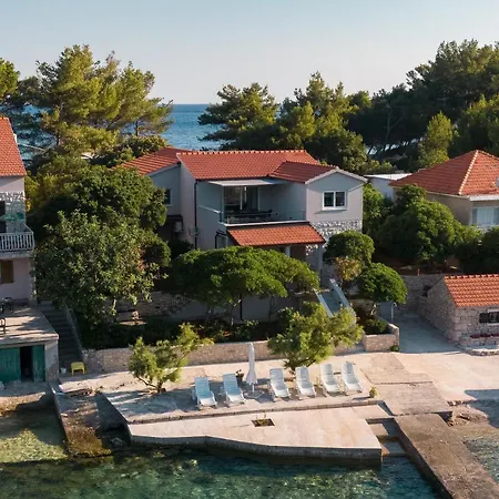 The Plaza * פריזבה